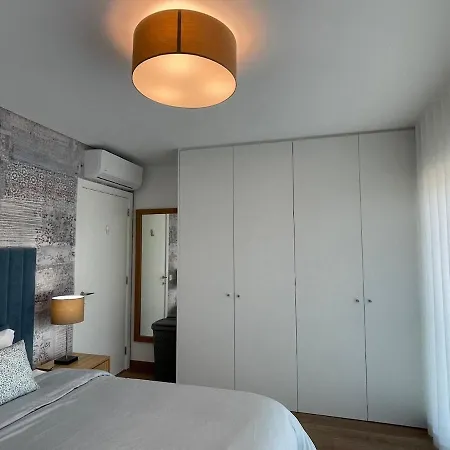New Luxury Apartment, Sea View With Pool & Gym