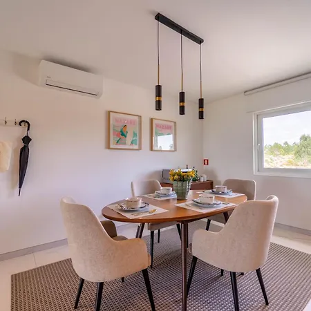 Apartmán New Luxury Apartment, Sea View With Pool & Gym Nazaré