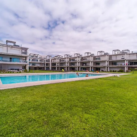 New Luxury Apartment, Sea View With Pool & Gym Apartmán *