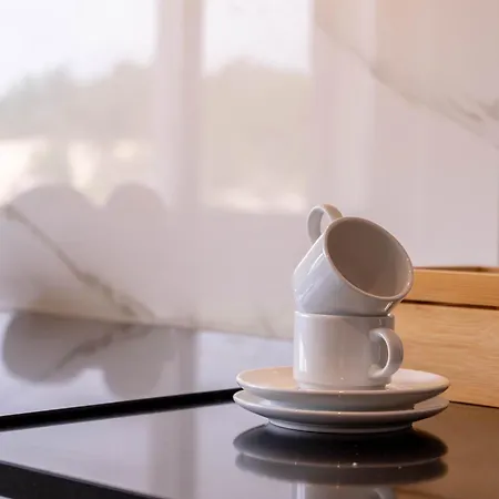 New Luxury Apartment, Sea View With Pool & Gym Apartmán