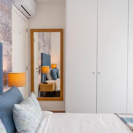 New Luxury Apartment, Sea View With Pool & Gym Apartmán *