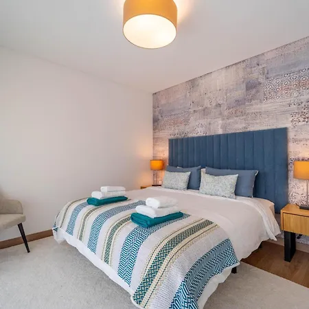 Apartmán New Luxury Apartment, Sea View With Pool & Gym *