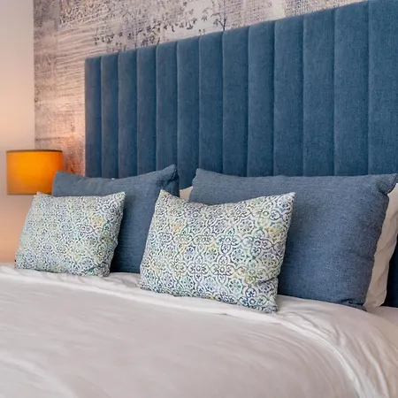 New Luxury Apartment, Sea View With Pool & Gym Apartmán *