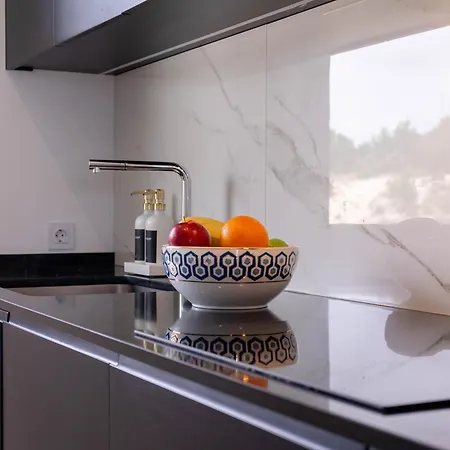 New Luxury Apartment, Sea View With Pool & Gym * Nazaré