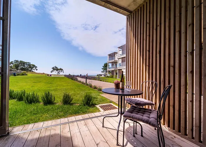 New Luxury Apartment, Sea View With Pool & Gym Lejlighed