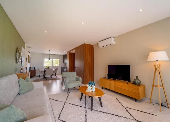 New Luxury Apartment, Sea View With Pool & Gym Nazaré