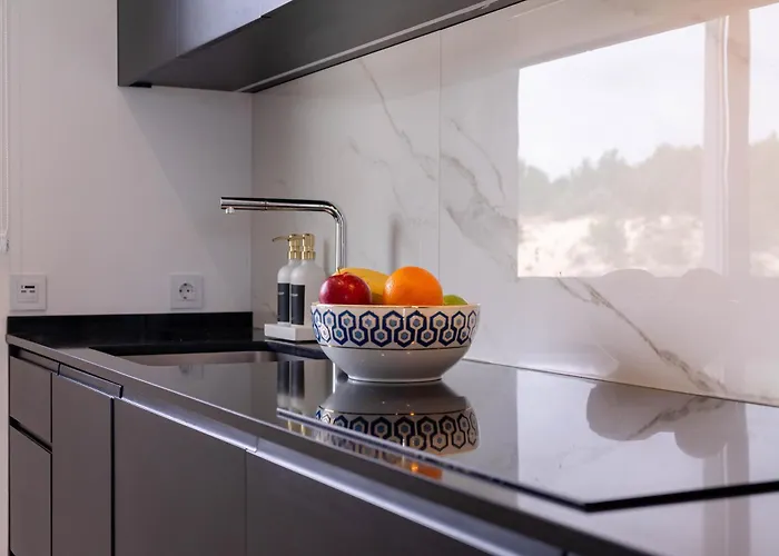 New Luxury Apartment, Sea View With Pool & Gym * Nazaré